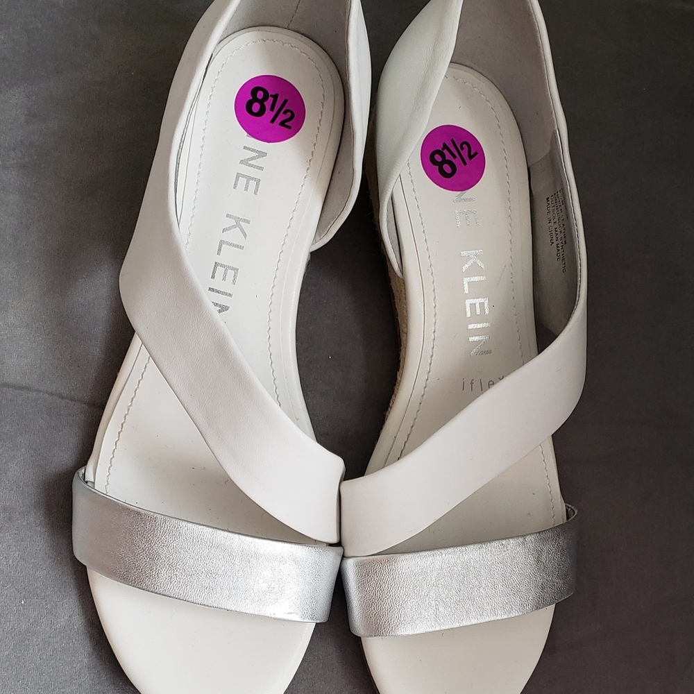 Anne Klein white & silver flats